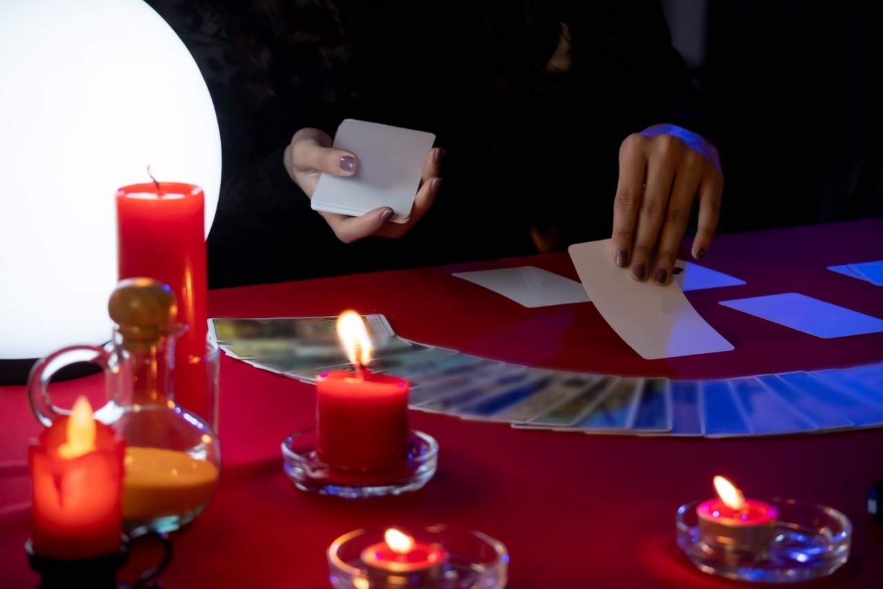 Tarot y videncia de la mano de Luz María