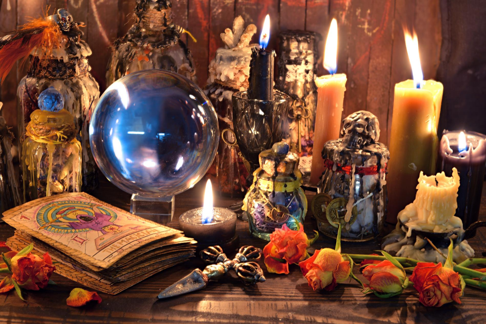 Tarot de Luz María: el Tarot Luz de Luna gana posiciones en el terreno digital y se considera una de las opciones mejor valoradas en el mercado