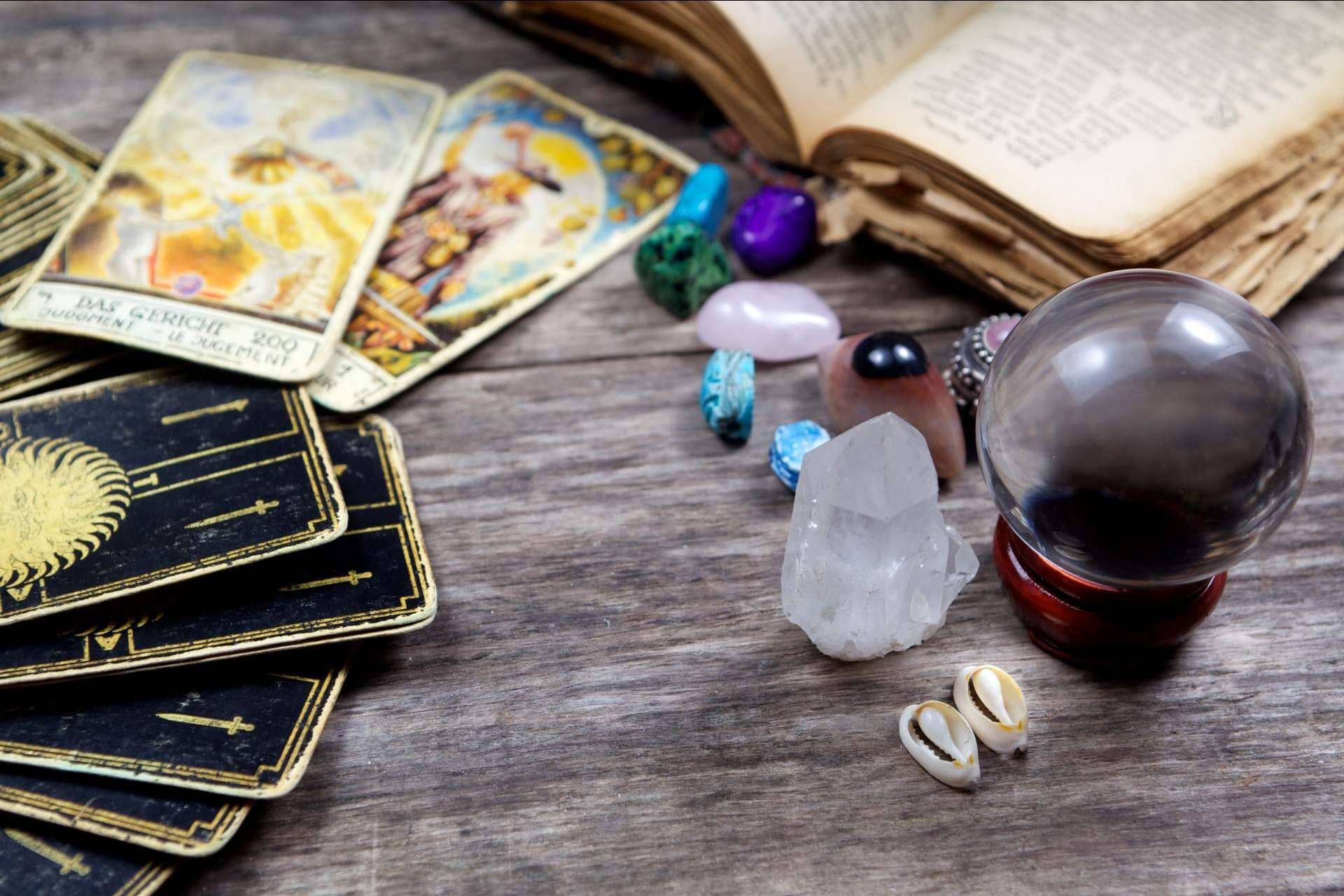 Los beneficios del tarot del amor para solteros con el chamán Papacho