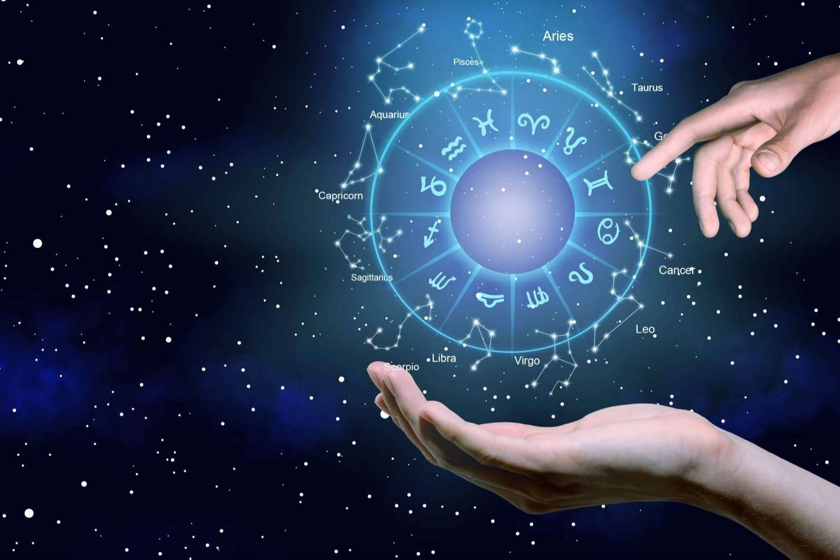 Tarot de Luz María: conocer el horóscopo y el tarot diario de la mano de los expertos