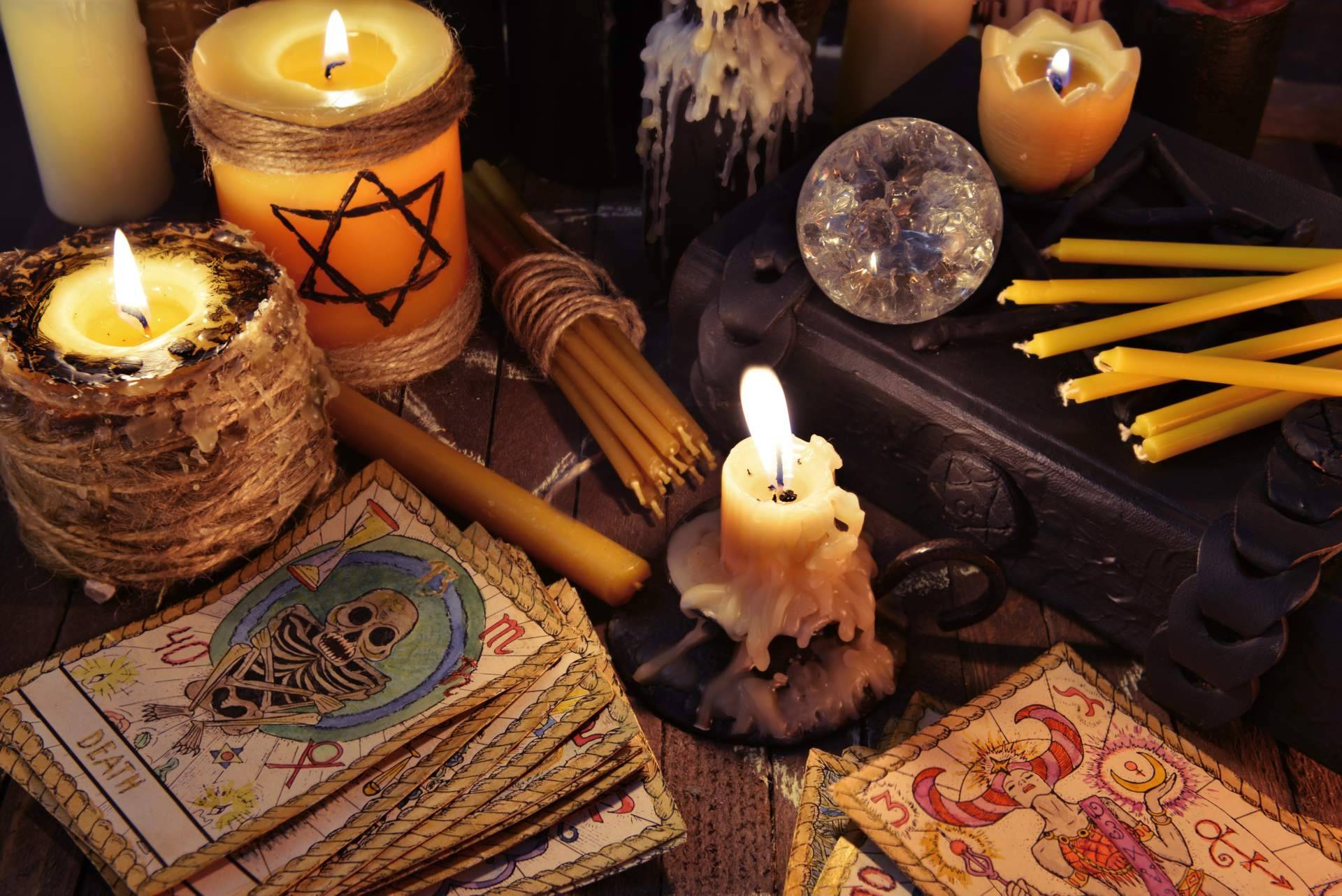 Las ventajas de usar velas de colores mágicas, por el Tarot de Alicia Caballero