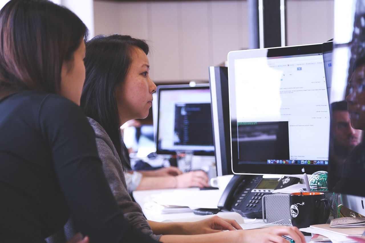 Redkom: "La digitalización es un camino inevitable que las empresas han de seguir de forma segura"