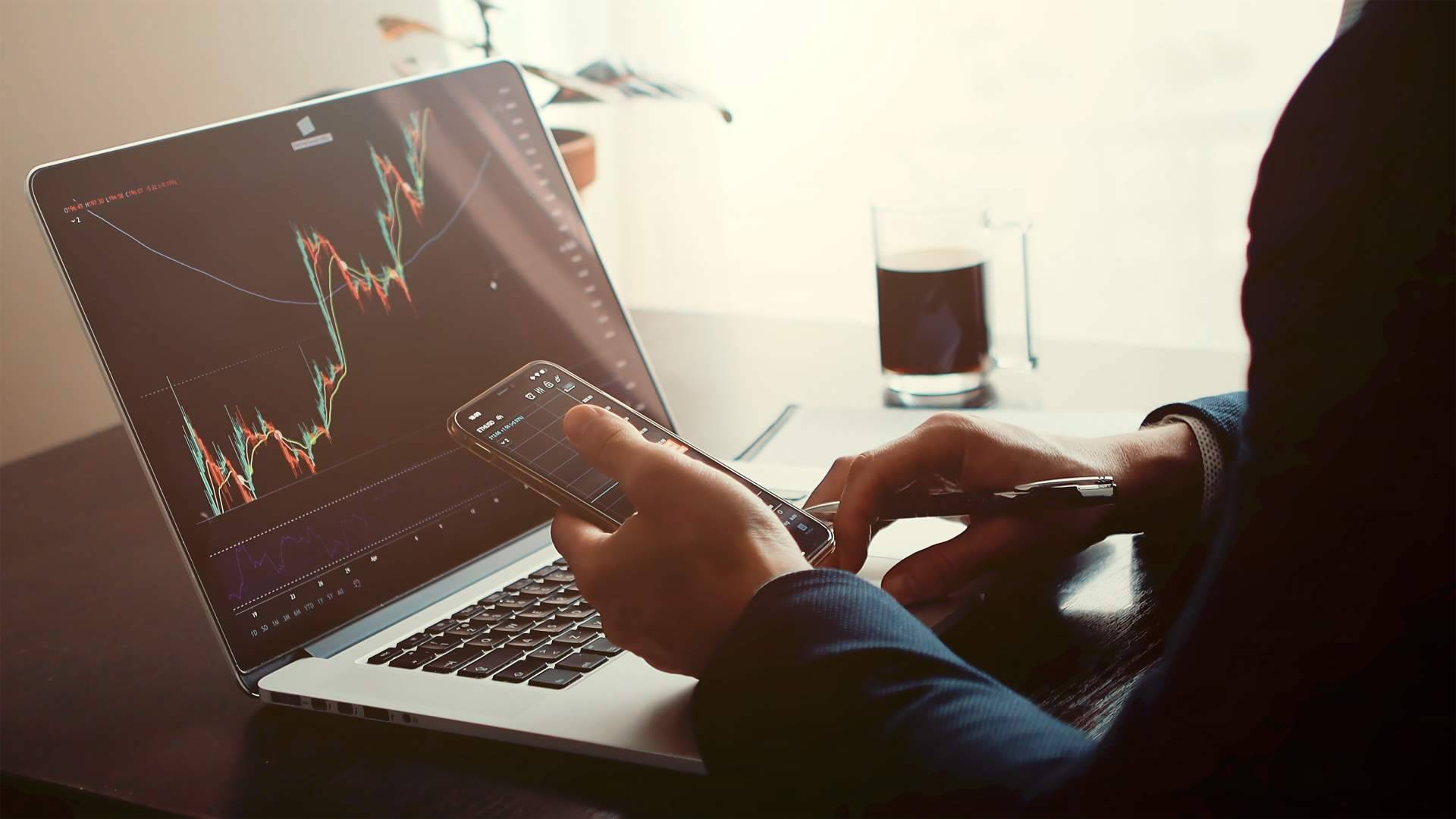 Operar con éxito en Forex a través de un mentor con experiencia: Fxinstitucional