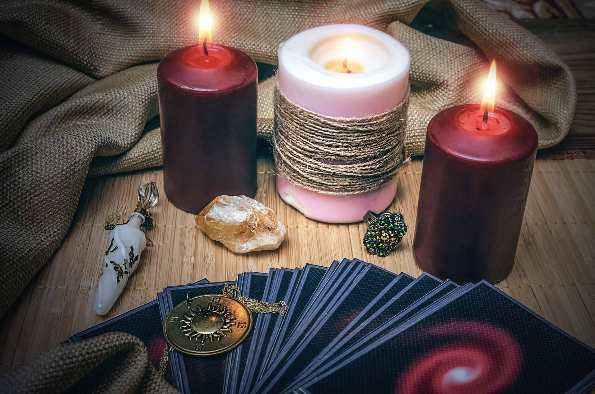 Alicia Caballero: vidente recomendada experta en la adivinación con amuletos y talismanes