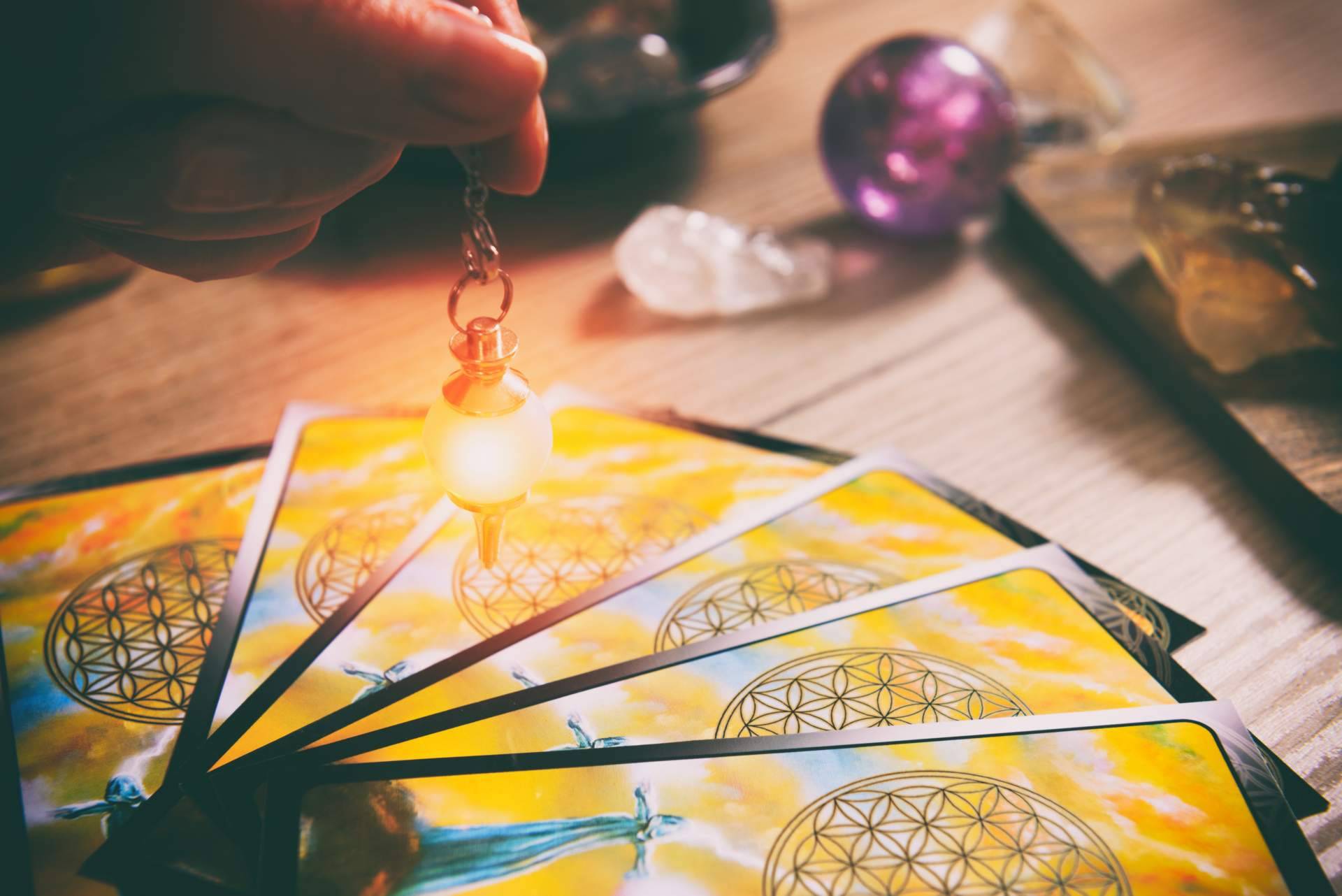 Consultas de videncia y tarot con videntes españolas en Buenas Videntes