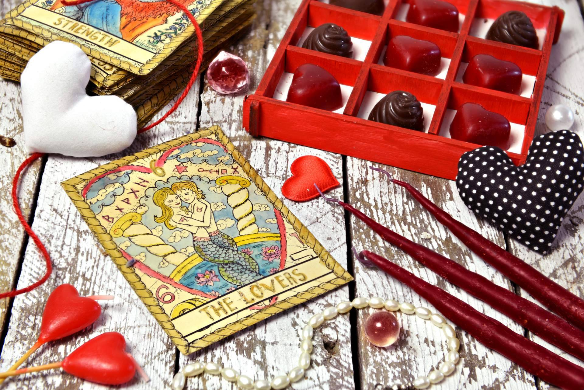 Tarot del amor y videncia en el Tarot de Luz María