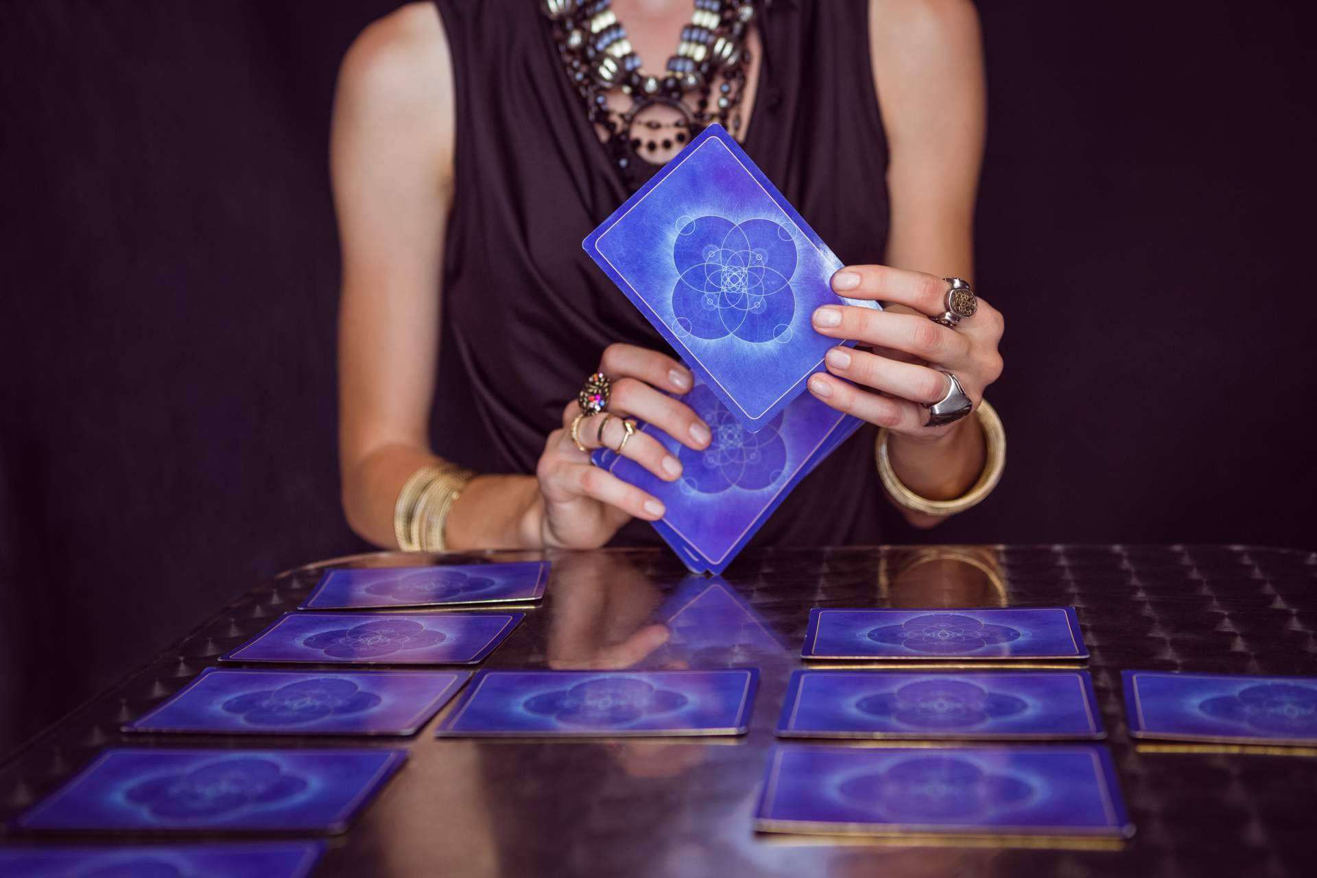 ¿Qué es el tarot telefónico?, por Leotarot