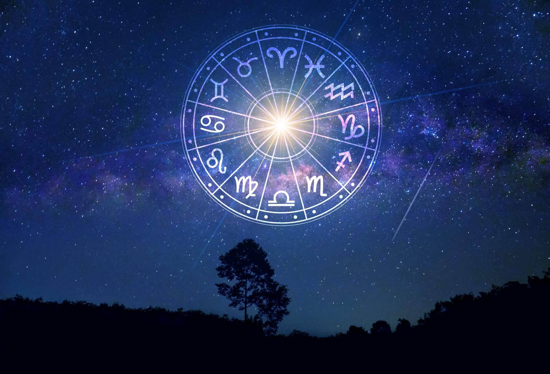 La historia del horóscopo, presentada por el Tarot de Luz María