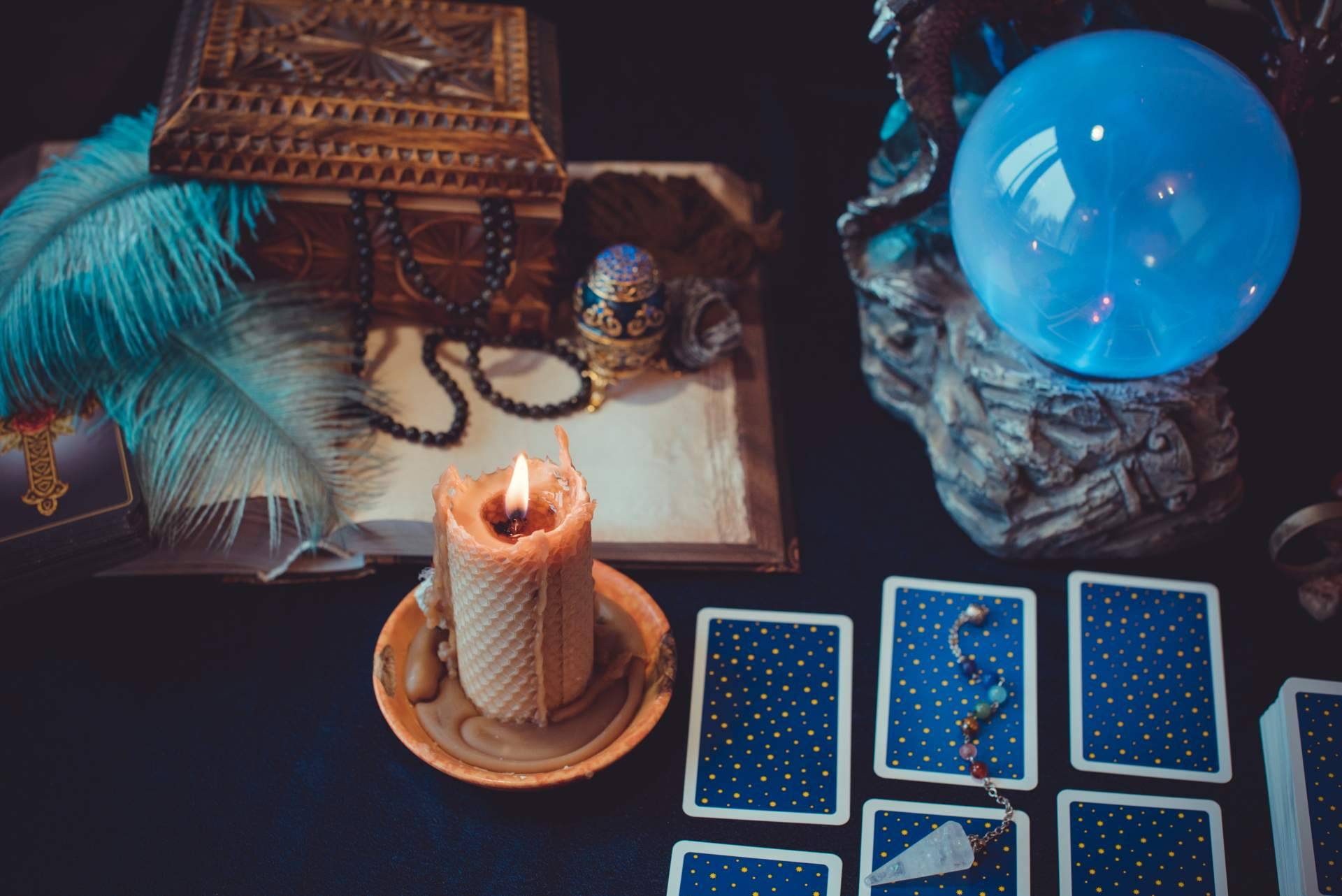 Tarot y videncia gratis acerca del futuro inmediato en Leotarot