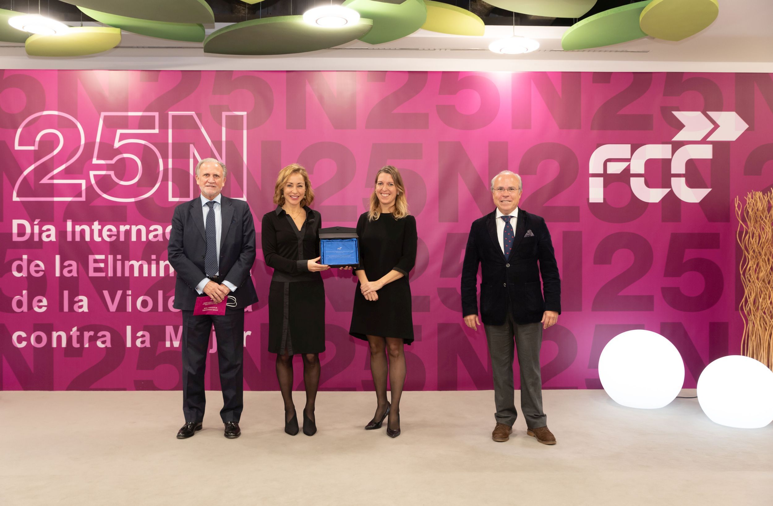 FCC premia a ONU Mujeres y a la Real Federación Española de Deportes de Invierno en el 25 N