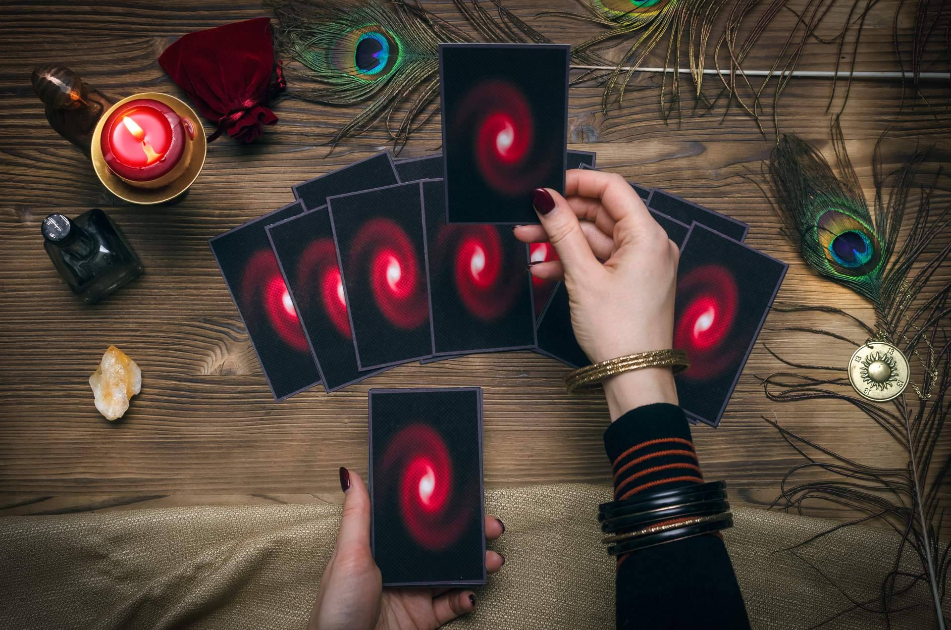Tarot 10 euros con videntes económicas en Tarot de las Meigas ¿Por qué es tan solicitado?