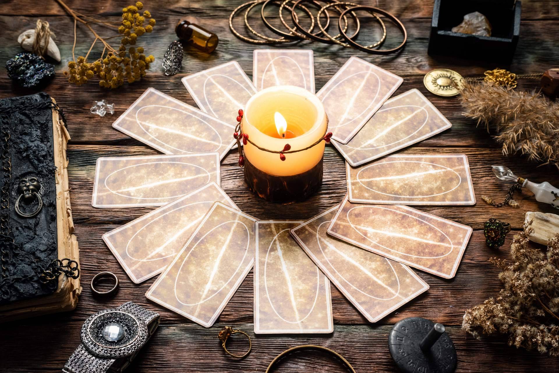 Servicios tarot del amor por visa y tarot 806 de la vidente Alicia Caballero