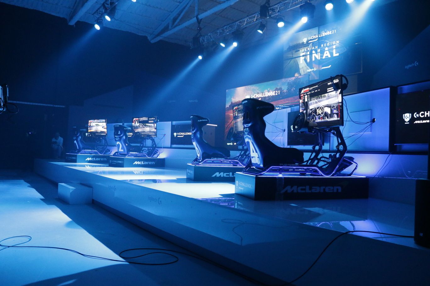 El debutante Daniel Naves triunfa en la final de la Logitech G McLaren 2021