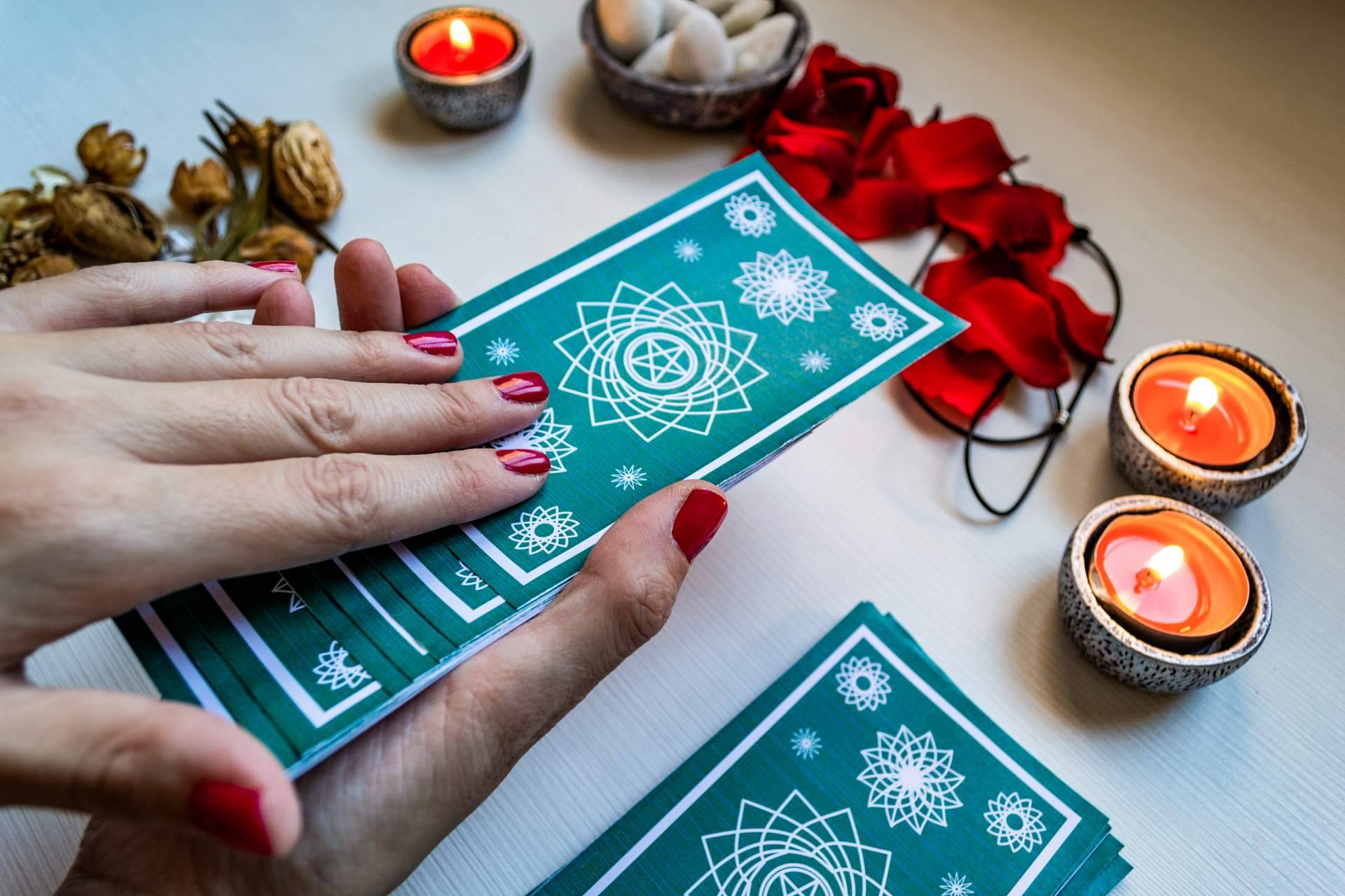 Tarot de Alicia reúne el talento y la intuición de una vidente natural