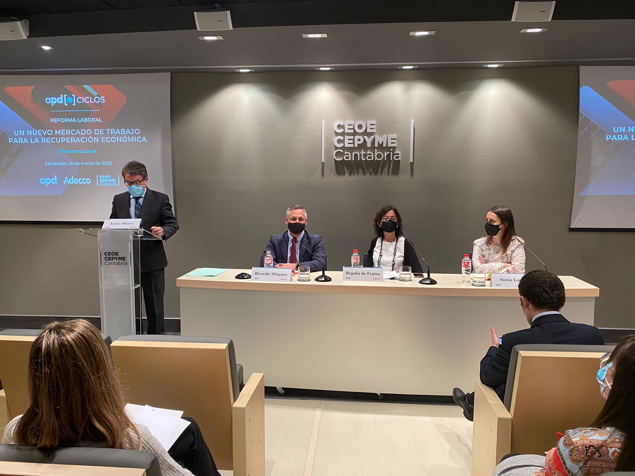 "Un tercio de las relaciones laborales dura cinco días o menos, de ahí que se incentive la contratación indefinida pero que esta dé también solvencia a las empresas"