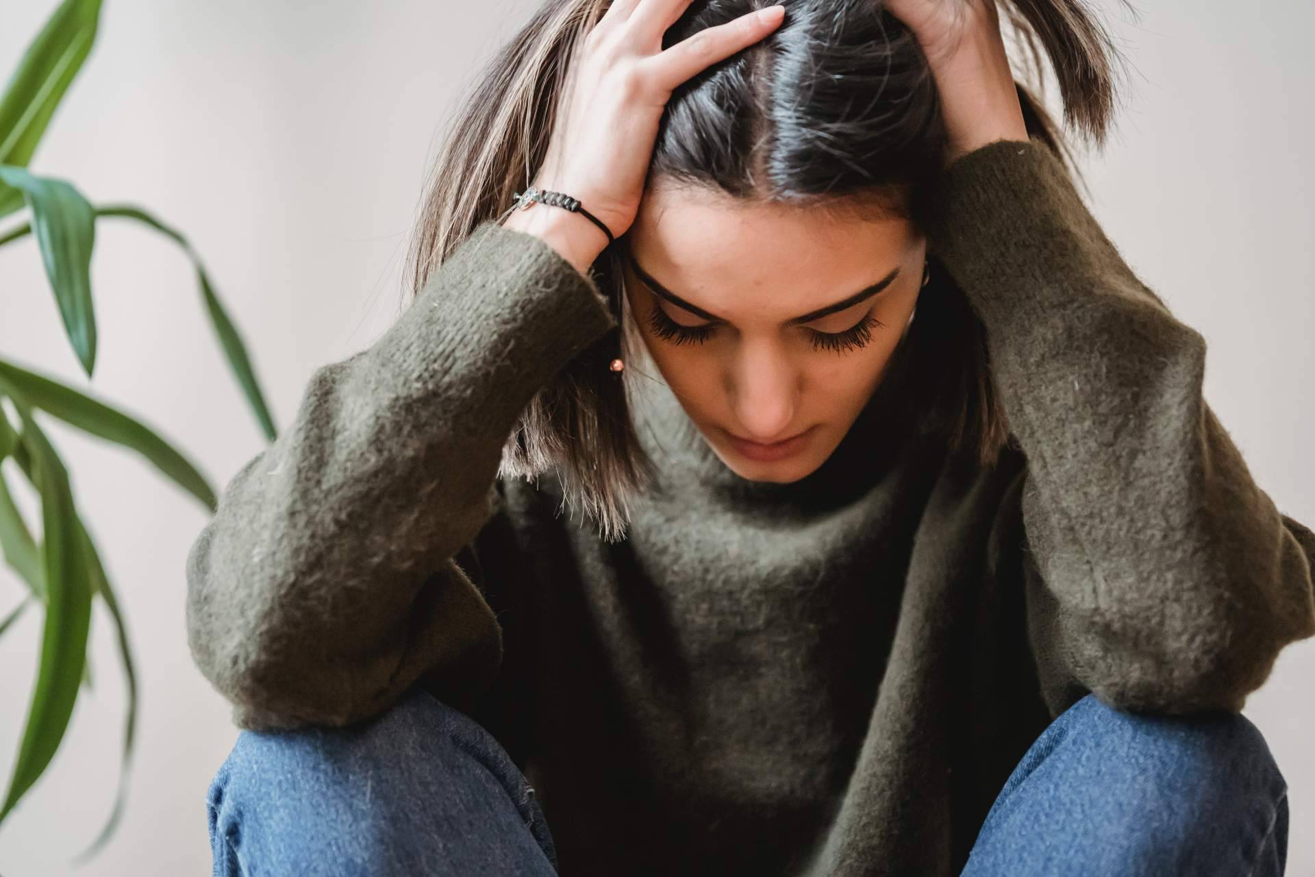 Los beneficios de usar aceites de CBD en el tratamiento de migrañas