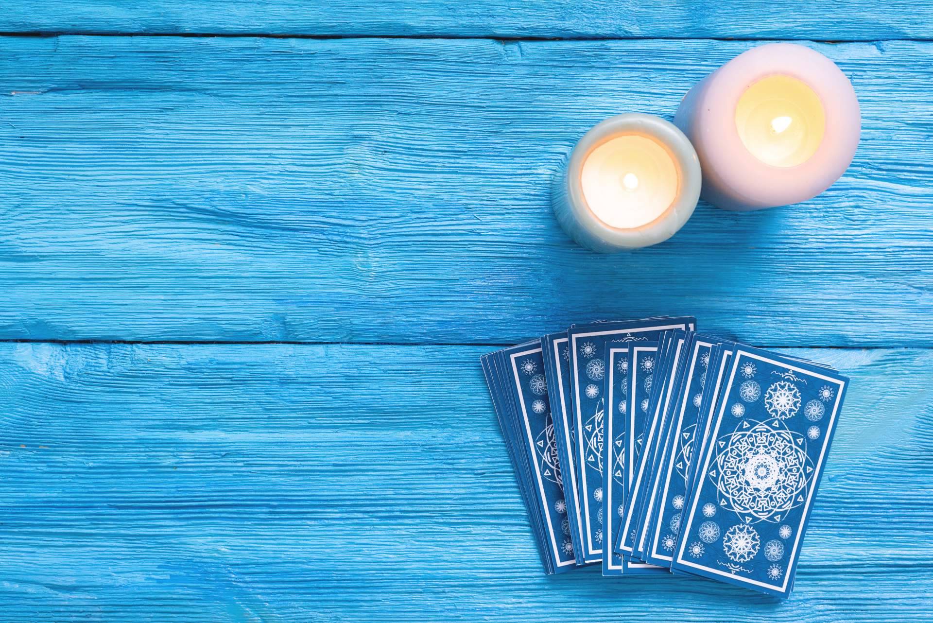 Sesiones de tarot en videollamada con la coach espiritual Mathie López de Castilla