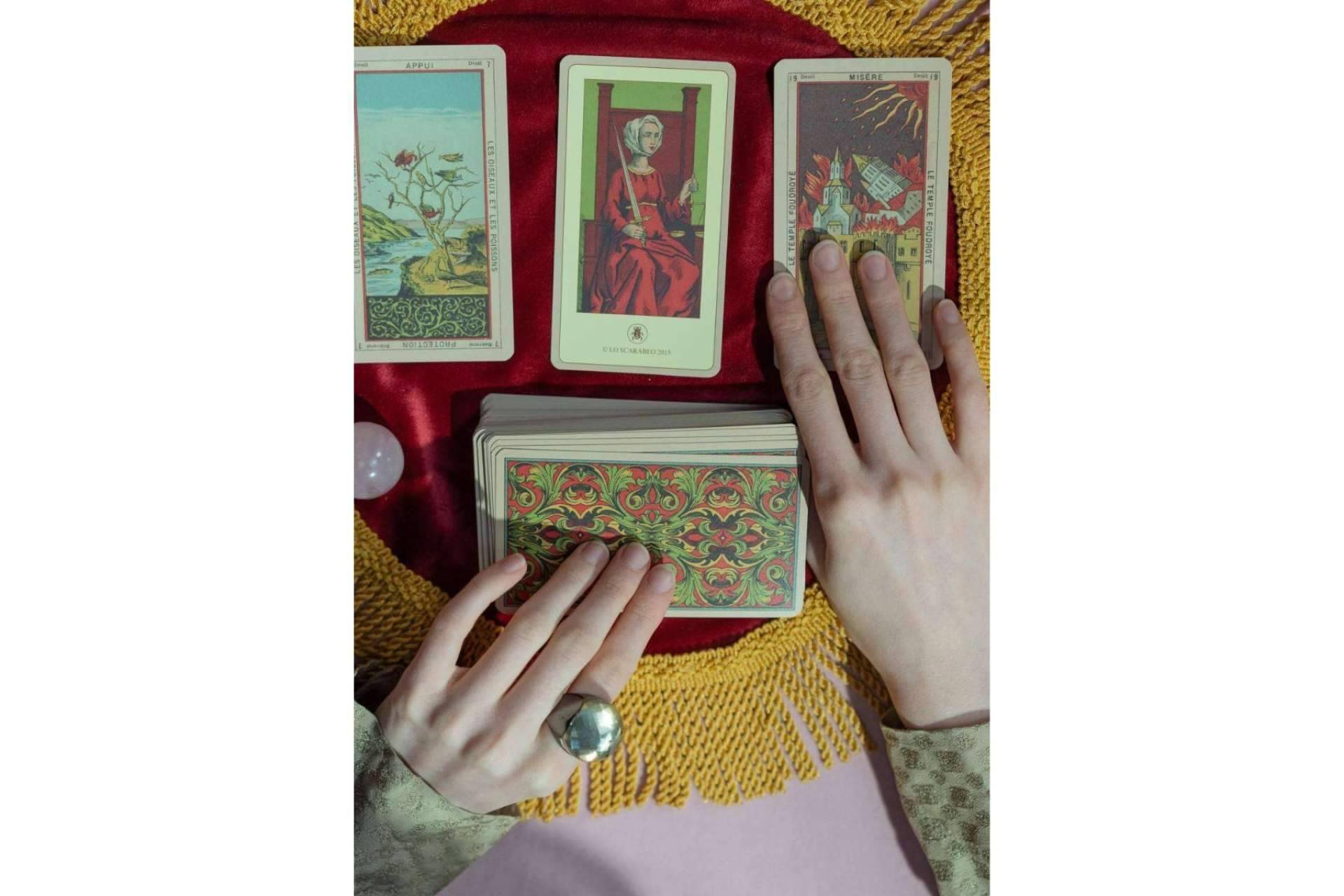 Compatibilidad de pareja en el presente y futuro con el tarot Ana Celeste