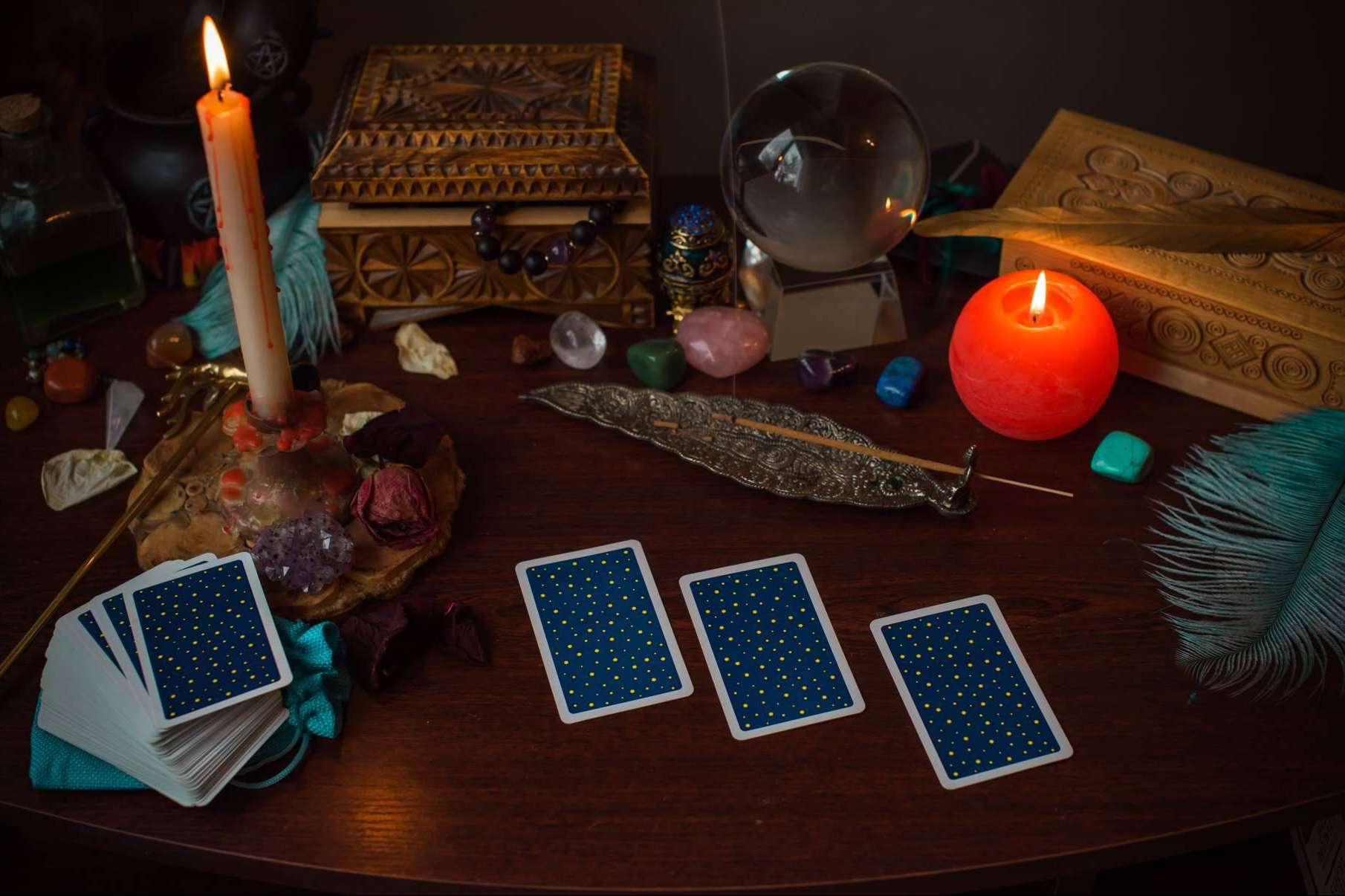Esclarecer el camino en etapas convulsas como la actual tiradas tarot del trabajo, con Tarot Gitano