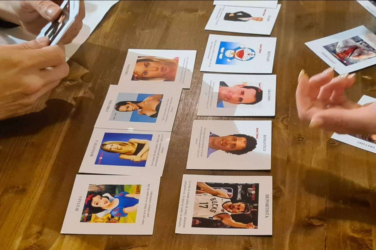 Speed dating en Barcelona con dinámicas de juego, perfecto para conocer gente este San Valentín
