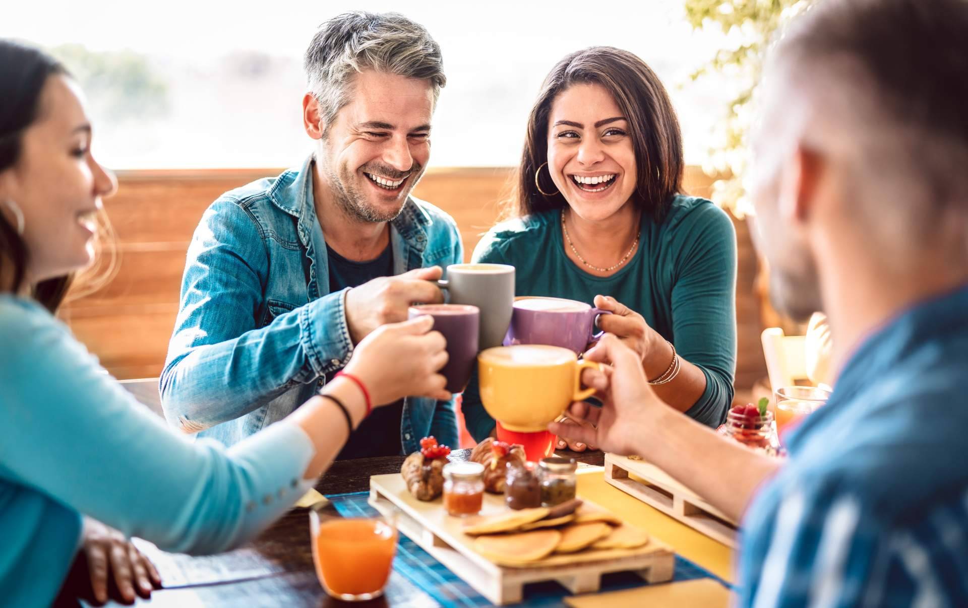 Solo Adultos Dating ofrece un espacio donde leer relatos swinger