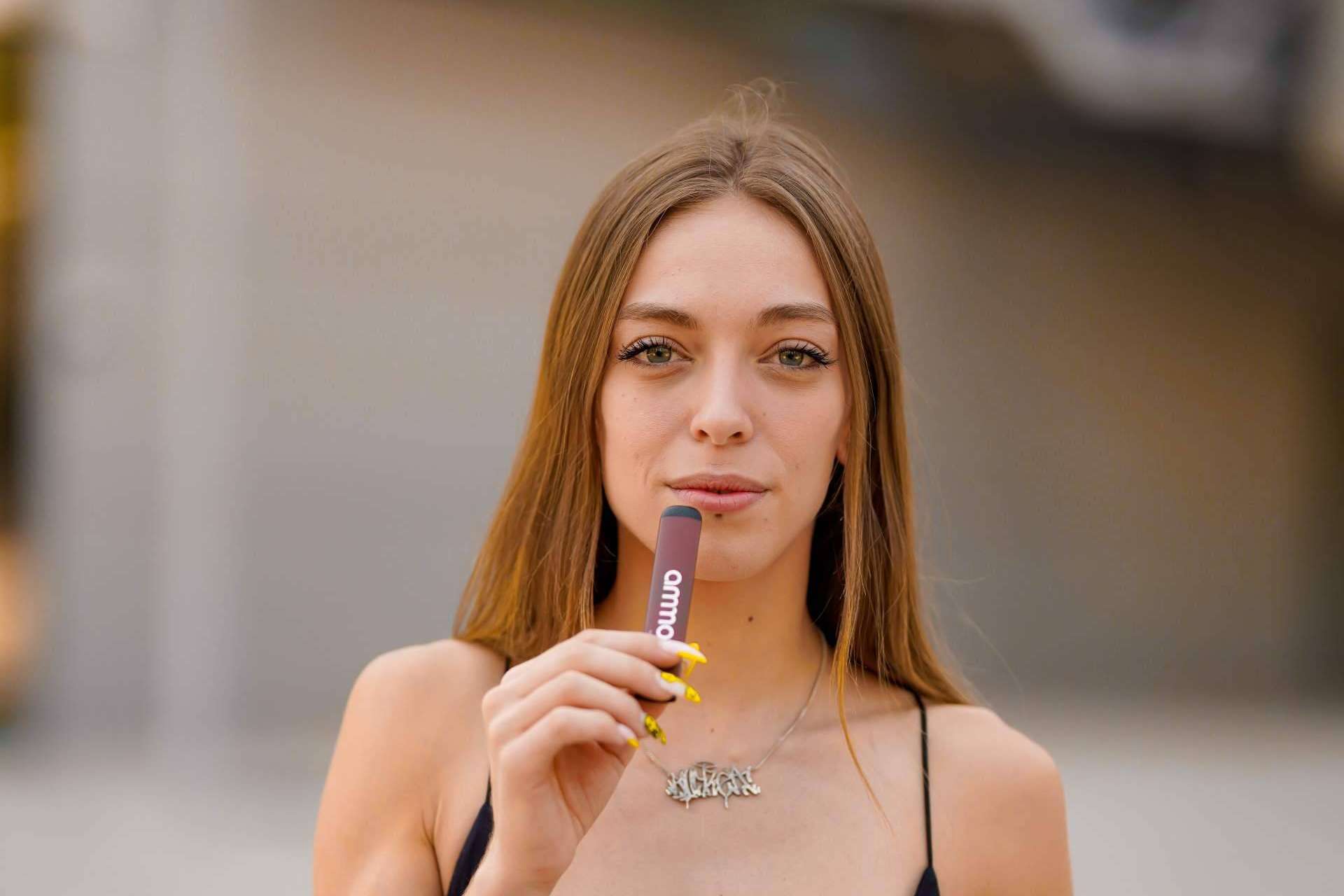 Los dispositivos desechables de Ammo Vaper son una opción ideal para usar en festivales, terrazas y eventos de verano