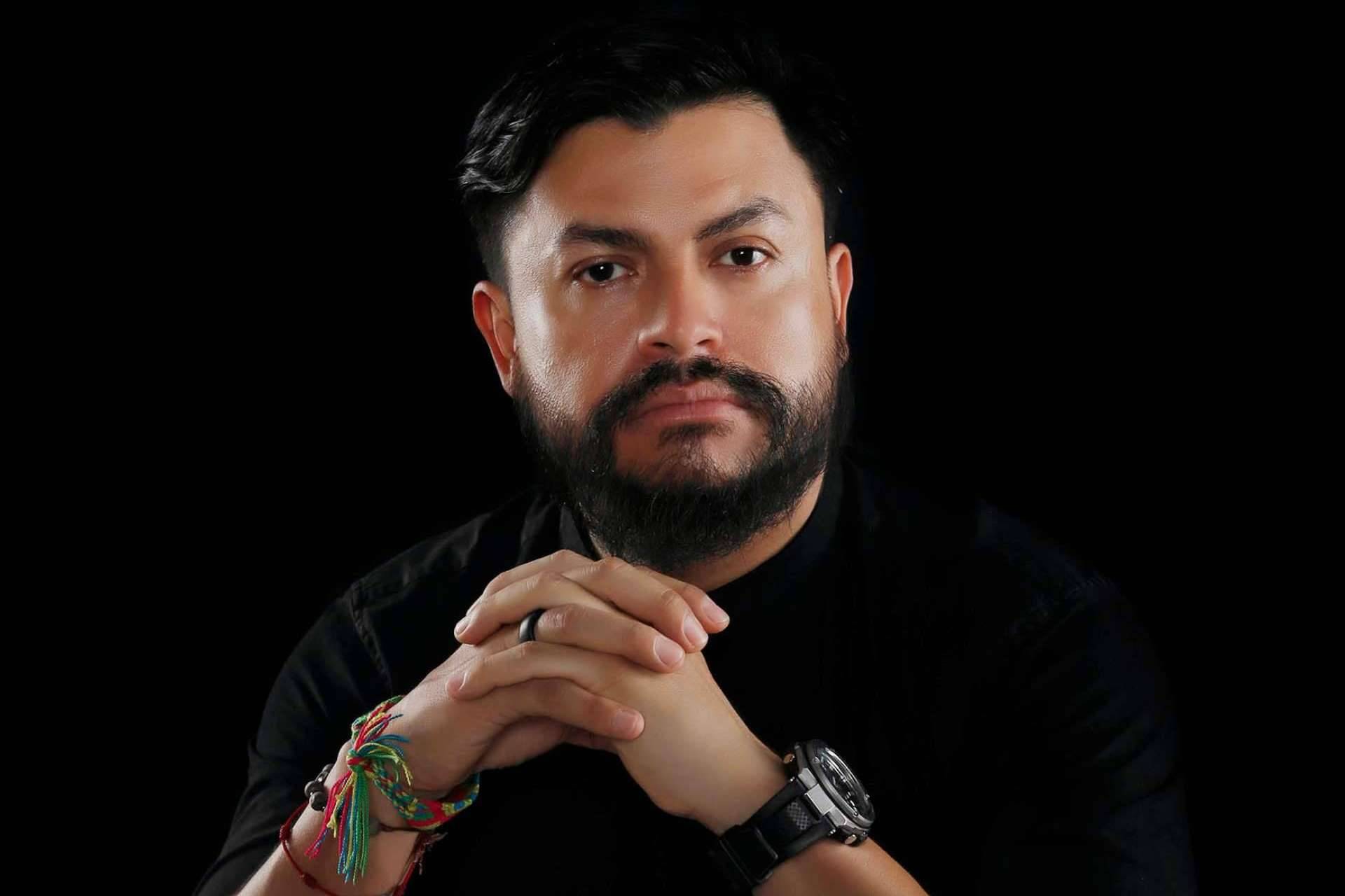 Padre Camilo Cardozo, el sacerdote youtuber que predica sobre la fe, el desarrollo personal y la abundancia