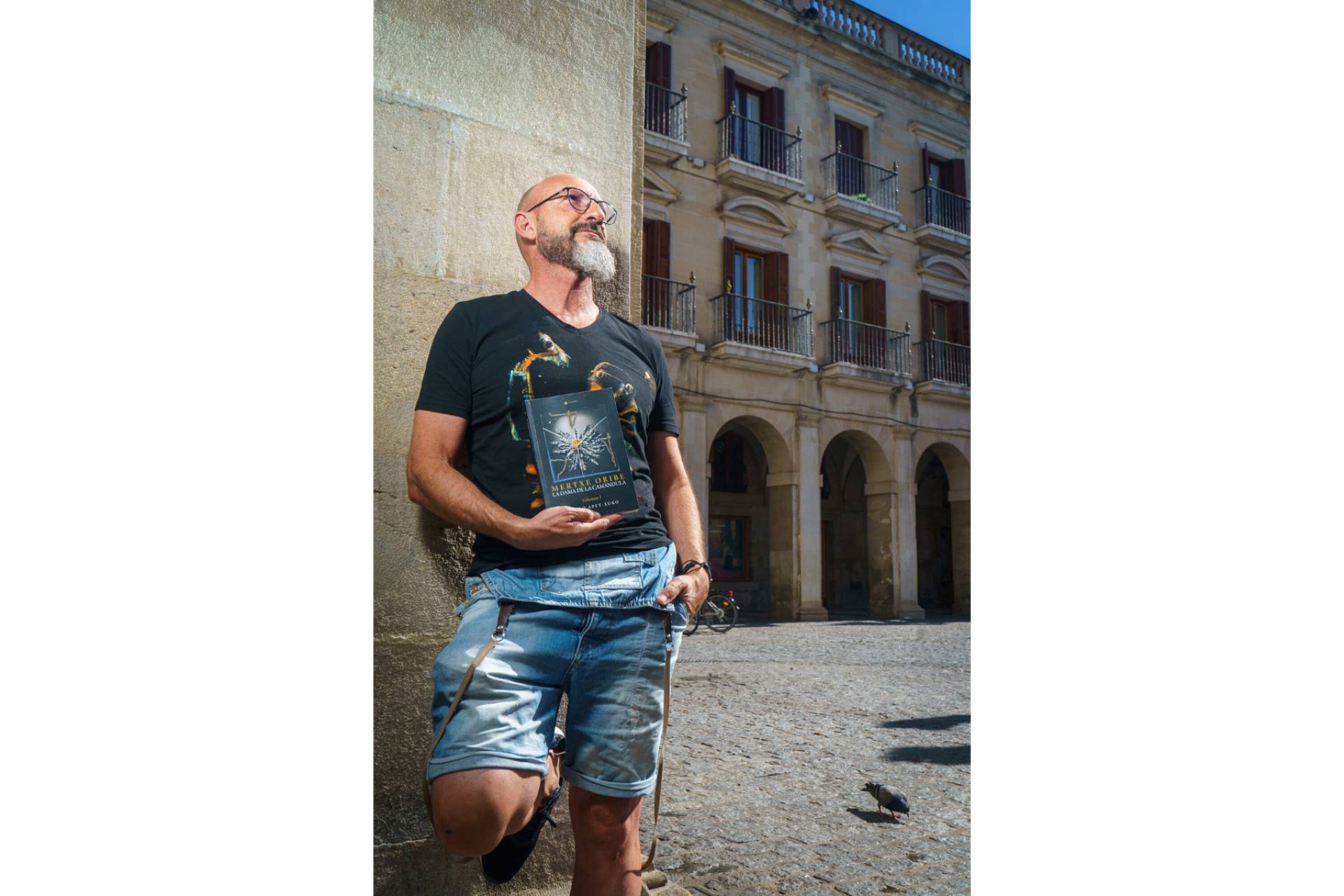 Josu M. Torres Zamora publica ‘Mertxe Oribe. La dama de la camándula. Volumen I y II’.