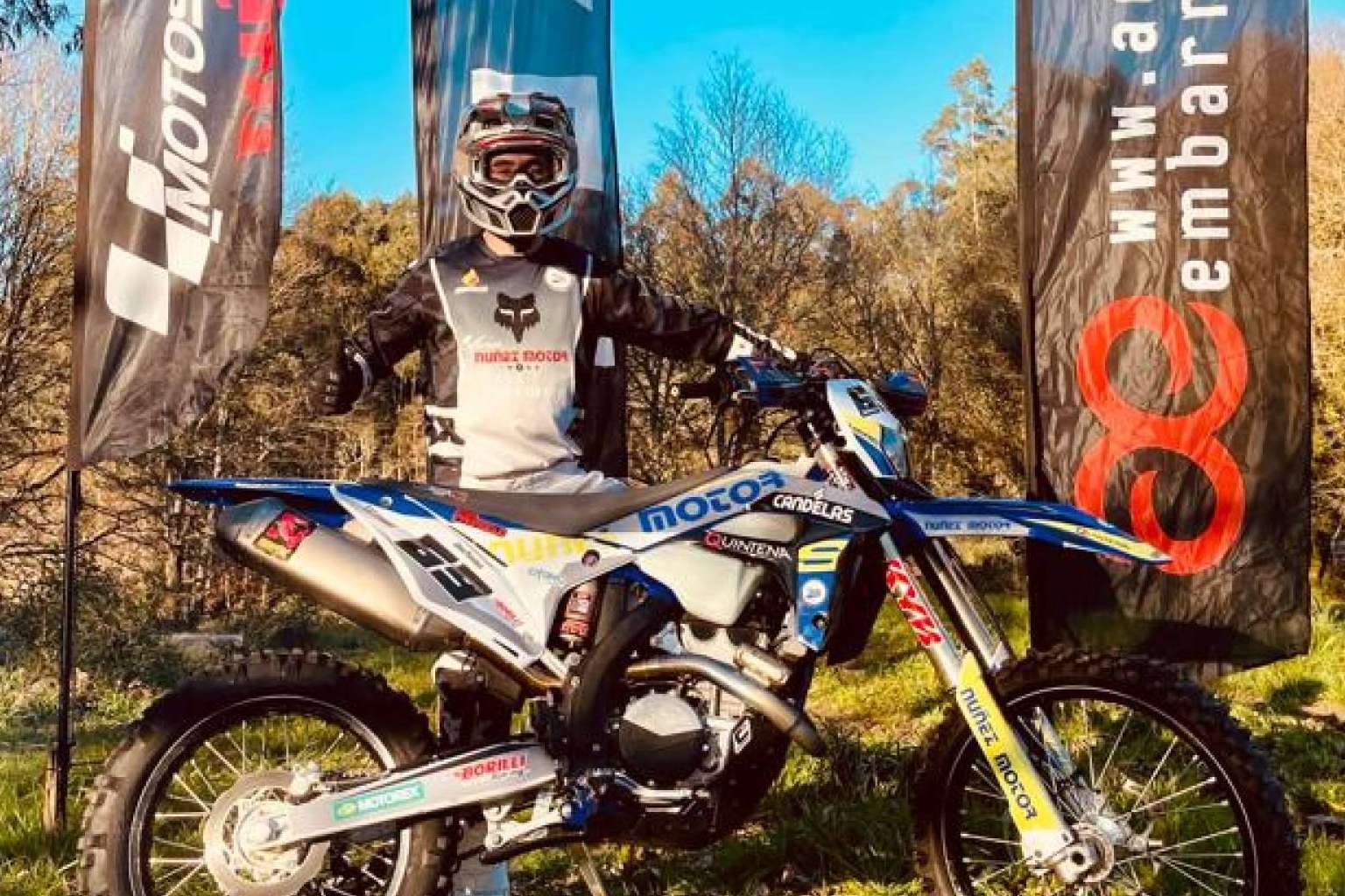 Personalización y durabilidad, las pegatinas para moto de ADHESIVOSEMBARRADOS marcan la diferencia