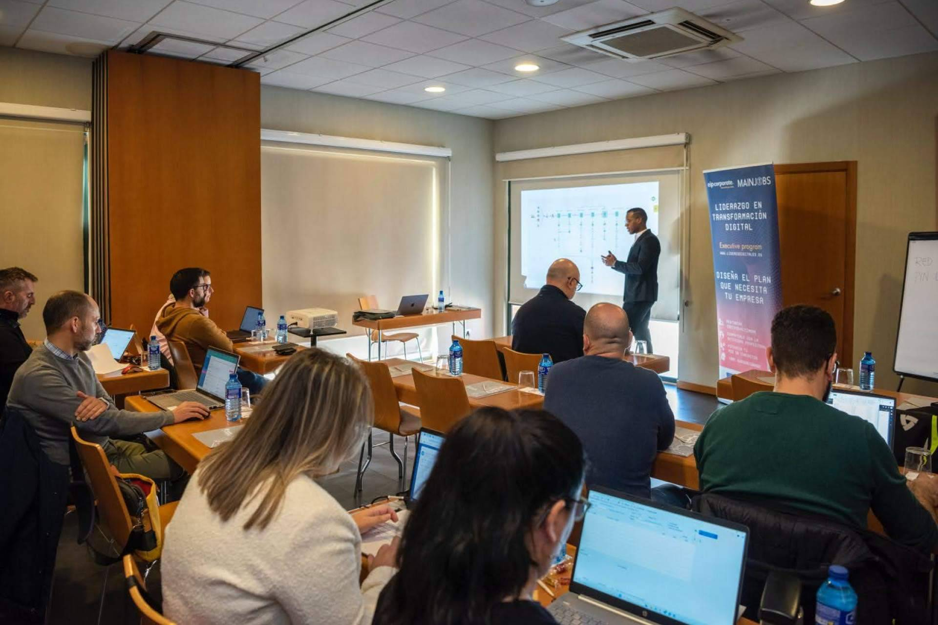 El sistema de 100K; cómo Alex Torre elimina el techo de los 20.000€ mensuales en negocios digitales
